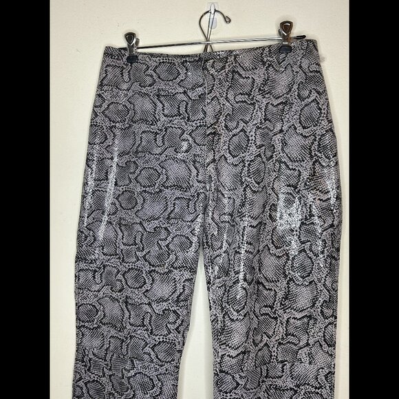 Bebe Snakeskin Flared Pants - 100% Leather Grey/Black sz 10 - NWOT - Picture 12 of 15